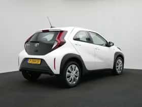 Toyota Aygo (2022) thumbnail 2