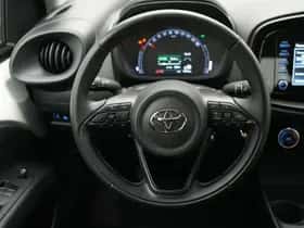 Toyota Aygo (2022) thumbnail 6