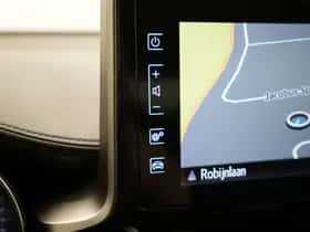 Toyota C-HR (2018) thumbnail 13