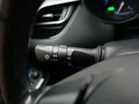 Toyota C-HR (2018) thumbnail 23