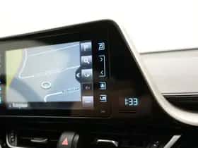 Toyota C-HR (2018) thumbnail 38