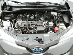 Toyota C-HR (2018) thumbnail 53