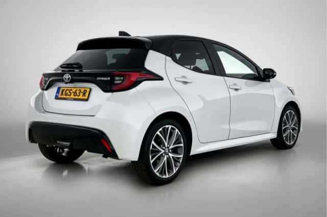 Toyota Yaris (2024) thumbnail 2