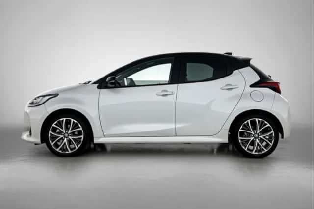 Toyota Yaris (2024) thumbnail 3