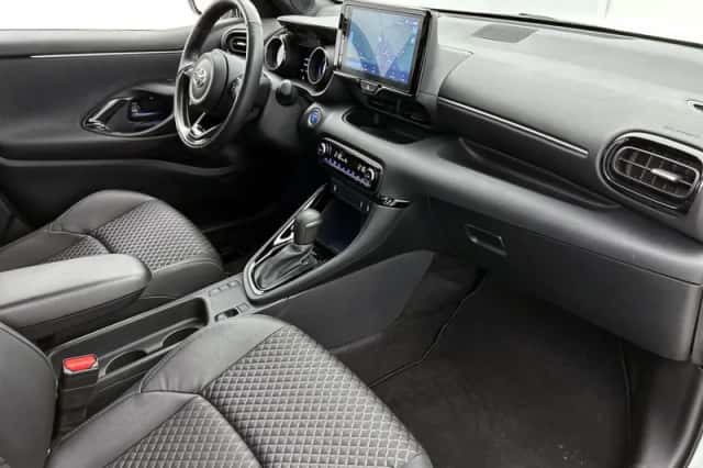 Toyota Yaris (2024) thumbnail 6