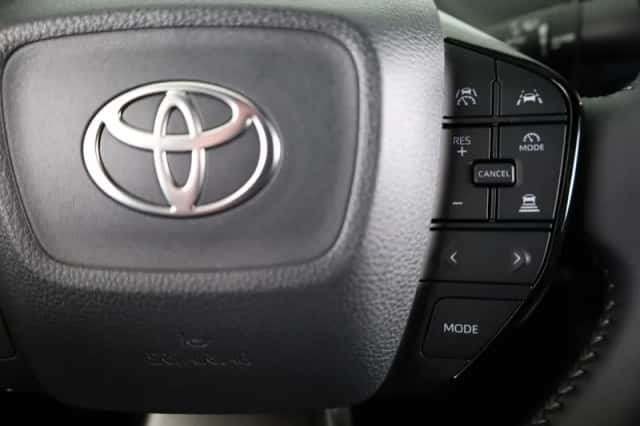 Toyota C-HR+ (2026) thumbnail 6