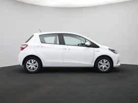 Toyota Yaris (2018) thumbnail 13