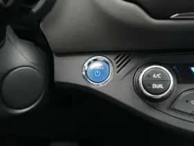 Toyota Yaris (2018) thumbnail 16