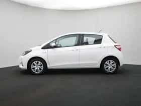 Toyota Yaris (2018) thumbnail 3