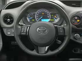 Toyota Yaris (2018) thumbnail 6