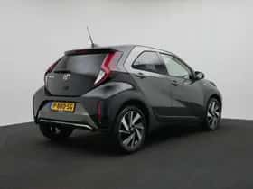 Toyota Aygo (2022) thumbnail 2