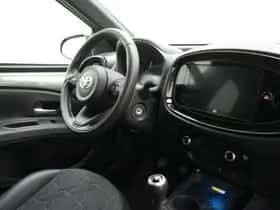 Toyota Aygo (2022) thumbnail 44