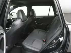 Toyota RAV4 (2021) thumbnail 18