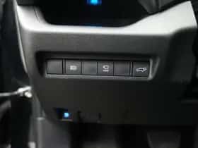 Toyota RAV4 (2021) thumbnail 28