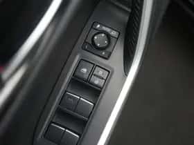 Toyota RAV4 (2021) thumbnail 6