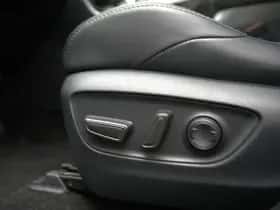 Toyota RAV4 (2021) thumbnail 8