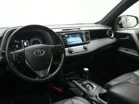 Toyota RAV4 (2018) thumbnail 16