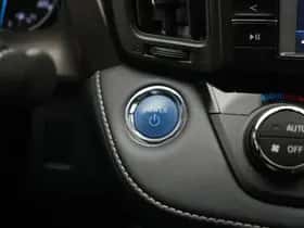 Toyota RAV4 (2018) thumbnail 4