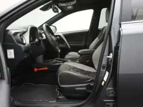 Toyota RAV4 (2018) thumbnail 6