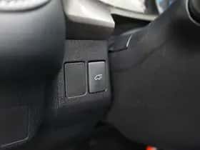 Toyota RAV4 (2018) thumbnail 8