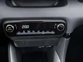 Toyota Yaris (2025) thumbnail 13