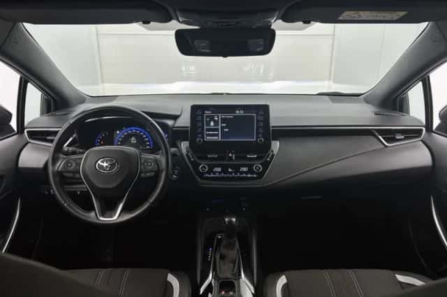 Toyota Corolla (2021) thumbnail 4