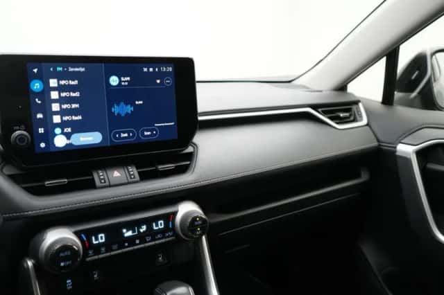 Toyota RAV4 (2024) thumbnail 4