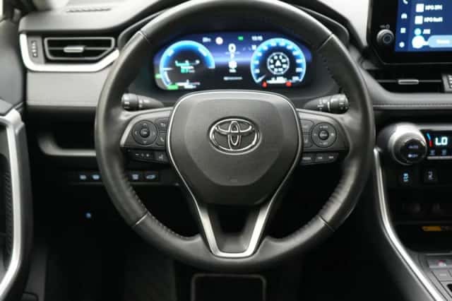Toyota RAV4 (2024) thumbnail 5