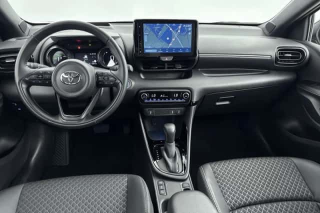 Toyota Yaris (2023) thumbnail 4