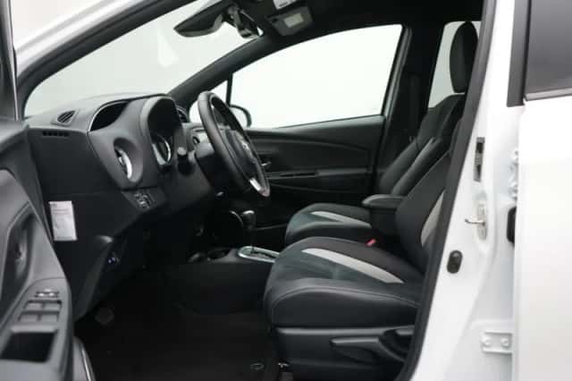 Toyota Yaris (2020) thumbnail 5