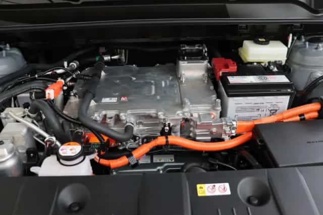 Toyota C-HR+ (2026) thumbnail 6
