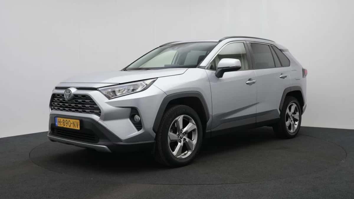 Toyota RAV4 (2020) — foto 1