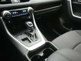 Toyota RAV4 (2020) thumbnail 5
