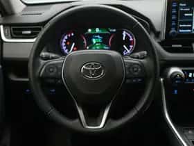 Toyota RAV4 (2020) thumbnail 6