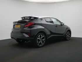 Toyota C-HR (2021) thumbnail 2