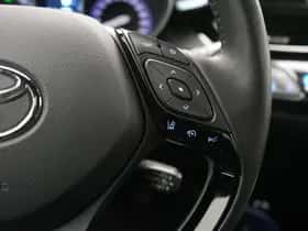 Toyota C-HR (2021) thumbnail 24