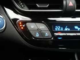 Toyota C-HR (2021) thumbnail 39
