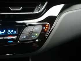 Toyota C-HR (2021) thumbnail 40