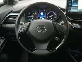 Toyota C-HR (2021) thumbnail 5
