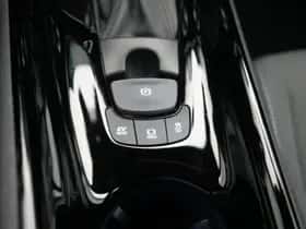 Toyota C-HR (2021) thumbnail 43
