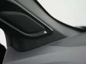 Toyota C-HR (2021) thumbnail 47