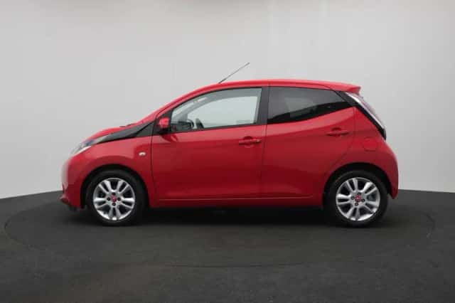 Toyota Aygo (2018) thumbnail 3