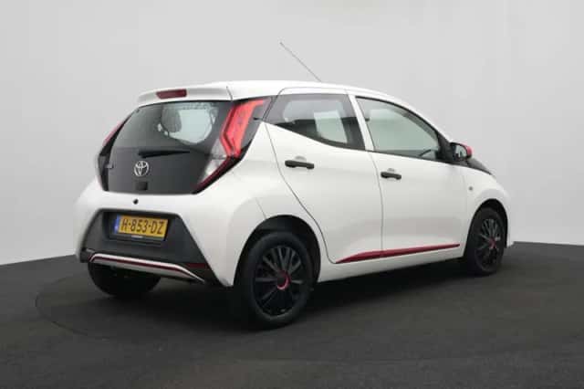Toyota Aygo (2019) thumbnail 2
