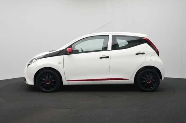 Toyota Aygo (2019) thumbnail 3