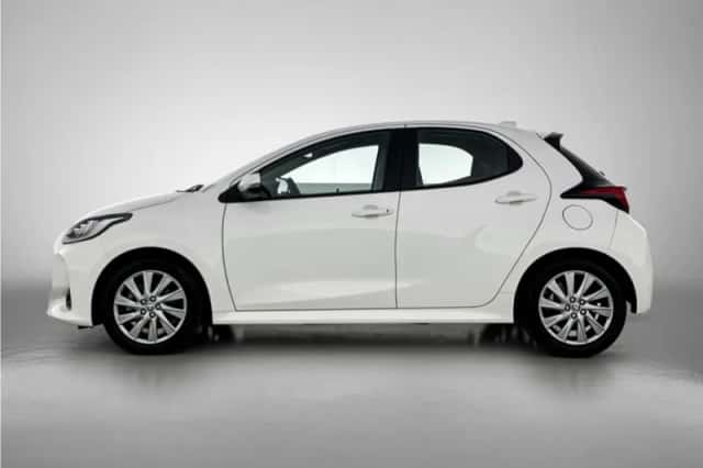 Toyota Yaris (2023) thumbnail 3