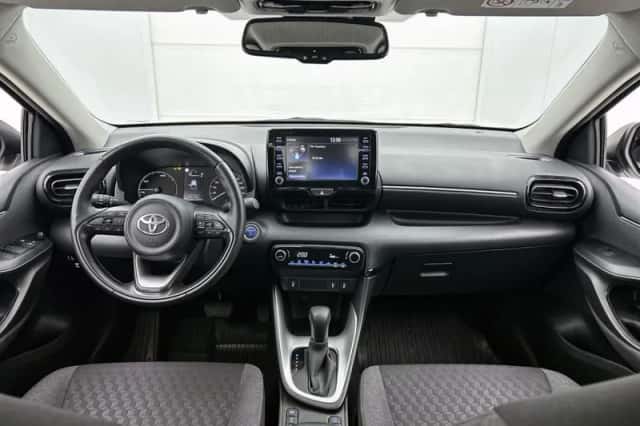 Toyota Yaris (2023) thumbnail 4