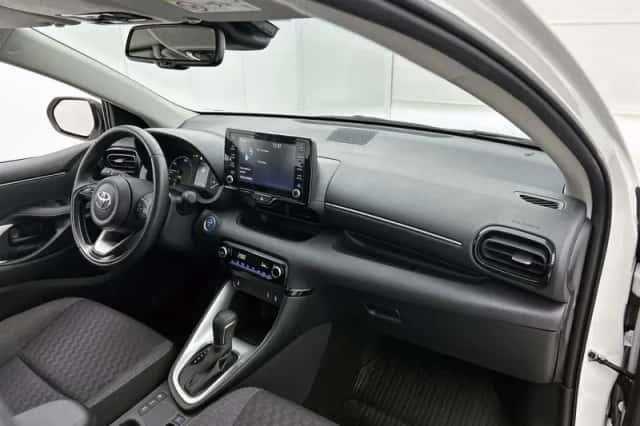 Toyota Yaris (2023) thumbnail 6