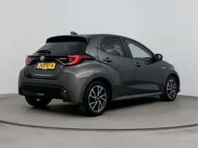 Toyota Yaris (2021) thumbnail 2