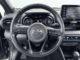 Toyota Yaris (2021) thumbnail 4