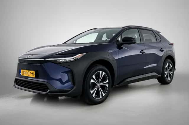 Toyota bZ4X (2025) thumbnail 1